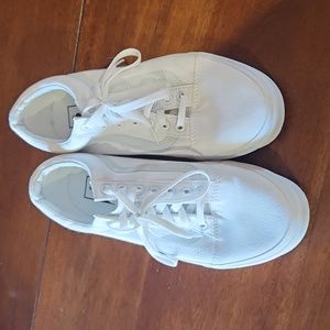 Low top vans in white size 9 in mens